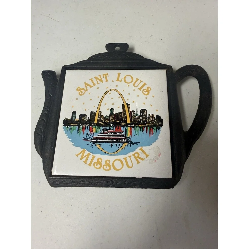 Vintage St Louis Missouri Cast Iron Teapot Trivet Ceramic Tile Souvenir Arch
